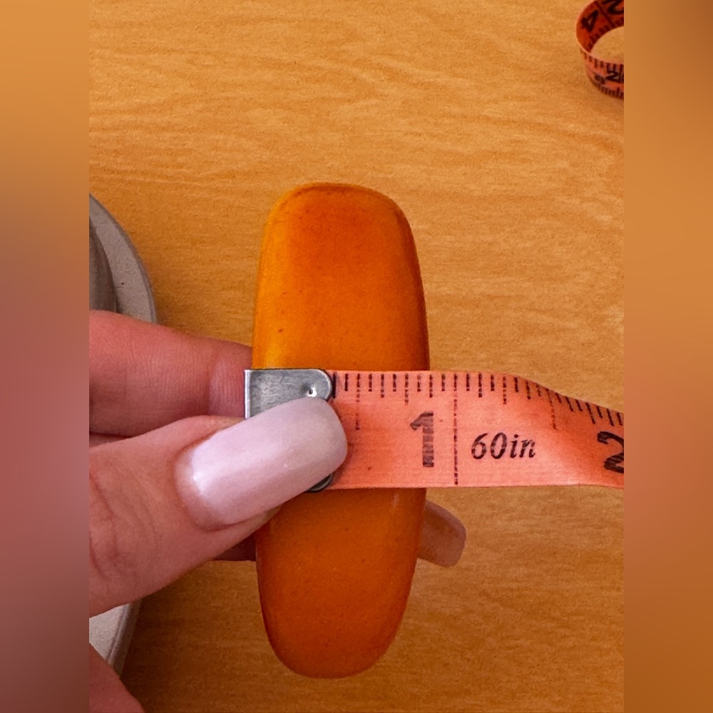 40s Vintage Orange Bakelite Cuff - Picture 9 of 10